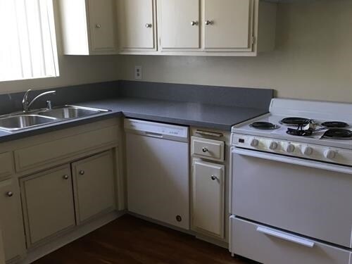 Building Photo - 2511 Voorhees Ave
