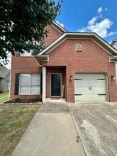 Building Photo - 408 Tree Line Dr