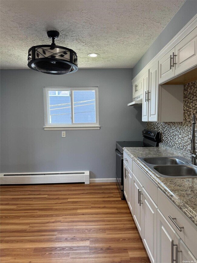 36 Radcliffe Rd Unit 2, Island Park, NY 11558 Room for Rent in Island