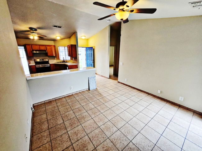 Foto del edificio - 2036 Carmel River Ct