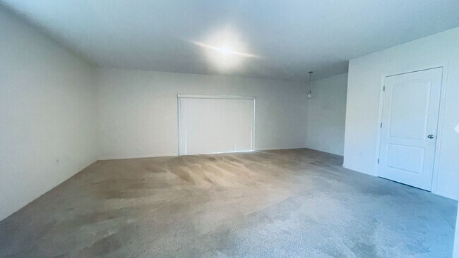 Building Photo - 1608 Primo Ct
