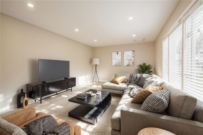 Foto del edificio - 27 Homestead Dr