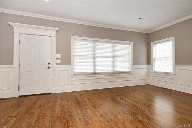 Building Photo - 150 Crotona Ave