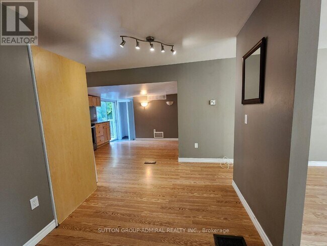 Photo du bâtiment - 141 Silas Blvd