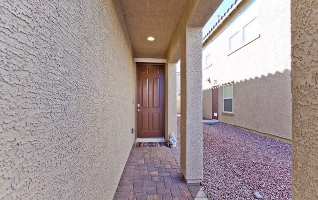 Building Photo - 945 Spiracle Ave