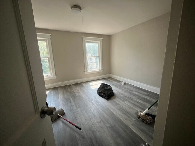 Building Photo - 1140 Homeside Ave