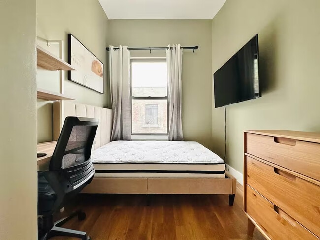 Photo - Furnished room/NOT APARTMENT
