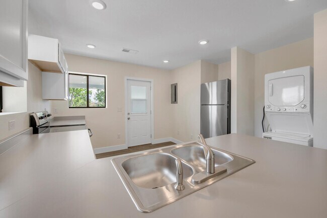 Building Photo - 4800 W 13th Ave