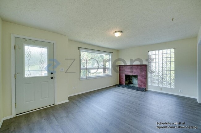 Building Photo - 17 SW 130th Pl