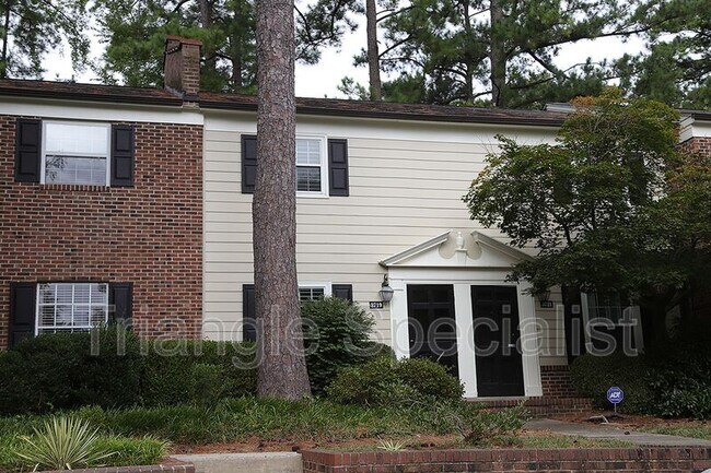 Foto del edificio - 3719 Jamestown Cir