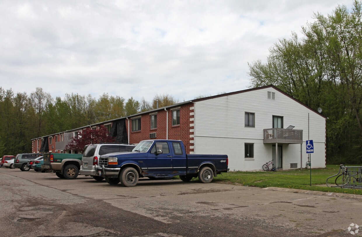 Foto del edificio - Orwell Village Apartments