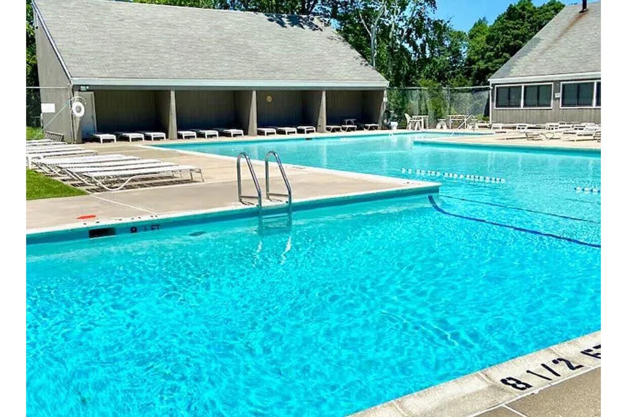 75 Hampton Park Unit 75, Branford, CT 06405 Condo for Rent in