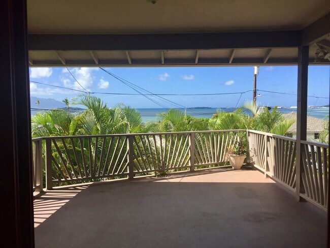 Foto del edificio - Kaneohe: 3 Bed, 1 Bath Duplex