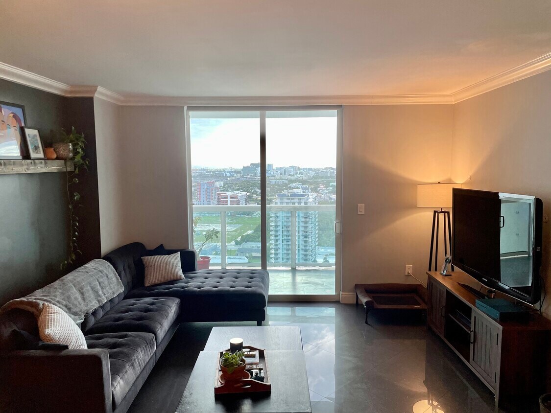 Foto principal - 1800 N Bayshore Dr