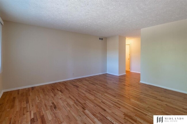 Photo - 3401 Sherwood Dr House