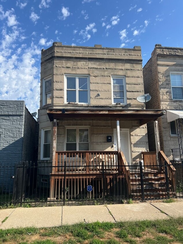 Primary Photo - 3334 W Crystal St