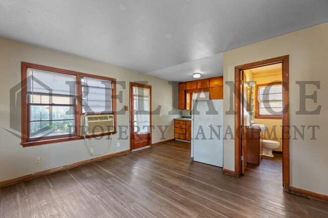 Building Photo - 2022 S Main St