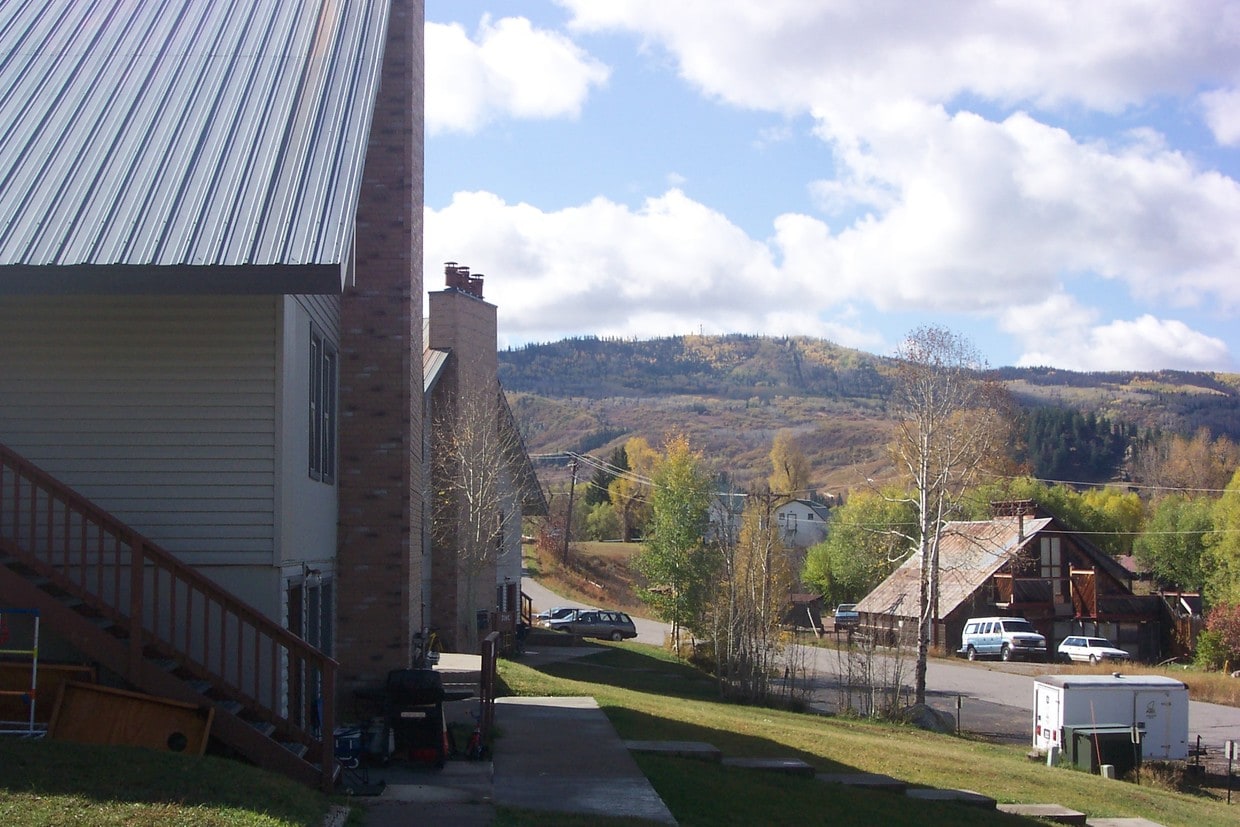 Building Photo - Deer Foot Apartments