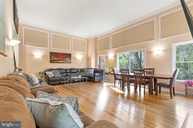 Foto del edificio - 2754 Unicorn Ln NW