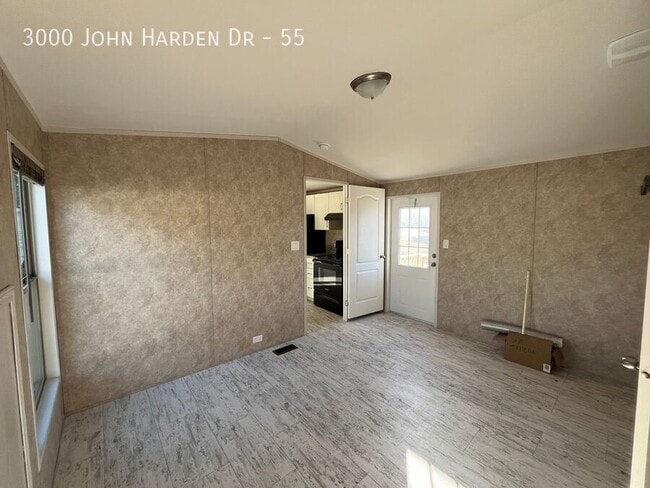 Building Photo - 3000 John Harden Dr