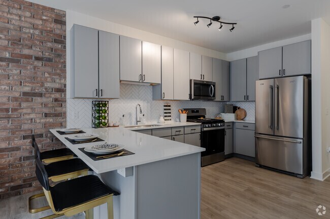 1 habitación, 1 baño - 747 pies cuadrados - Cocina/comedor - Top of The Mount Apartments