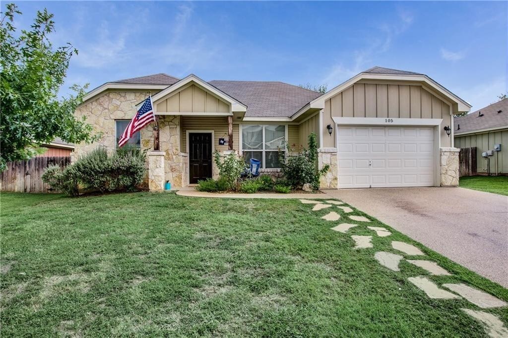 Foto principal - 105 Flat Creek Dr