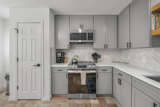 Building Photo - 1509 Strickland Dr