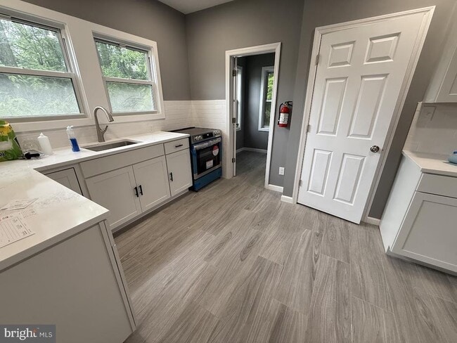 Foto del edificio - 178 Crosswicks Rd