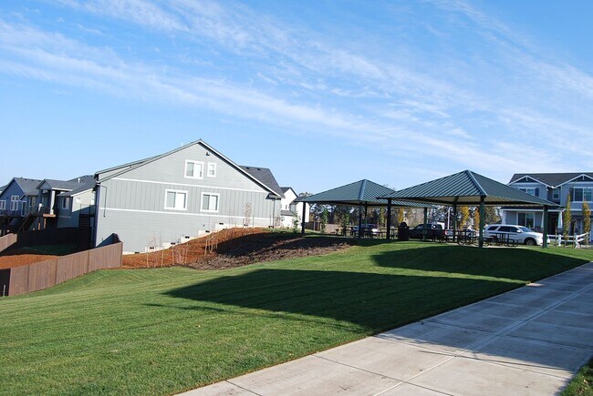 Building Photo - 3 Bedroom / 2.5 Bath Home McMinnville