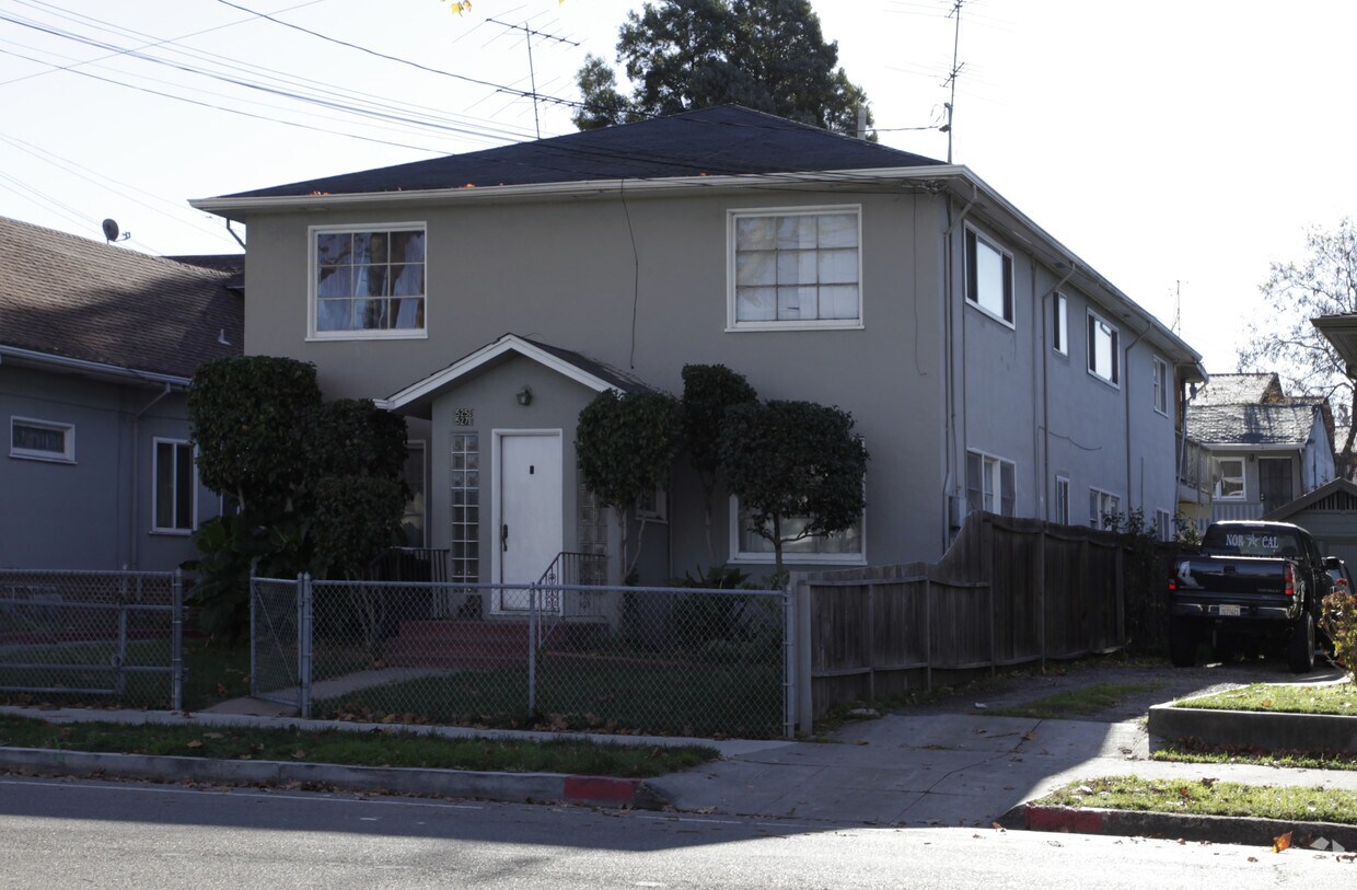 Primary Photo - 521-527 B St