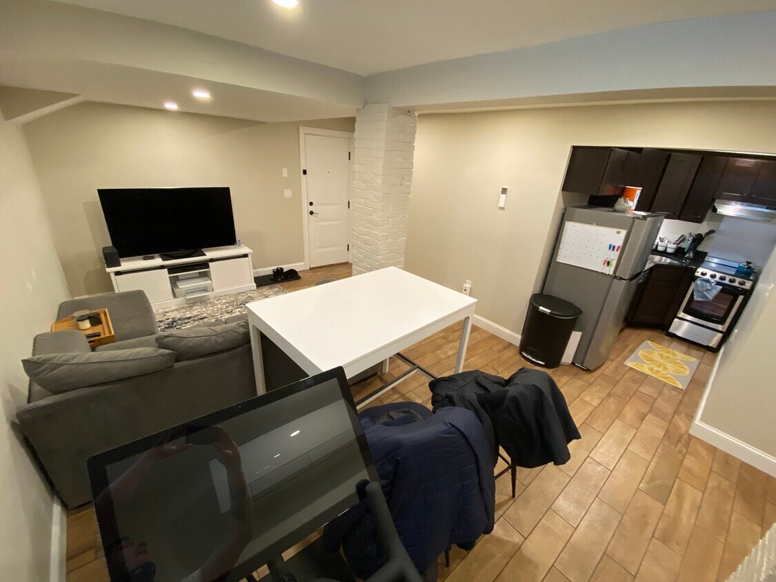 Foto principal - 534 Columbus Ave