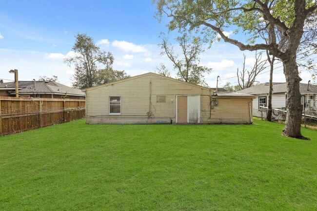 Building Photo - 4953 Bataan Rd