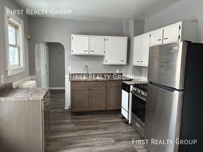 Building Photo - 908 Washington-Apt. C