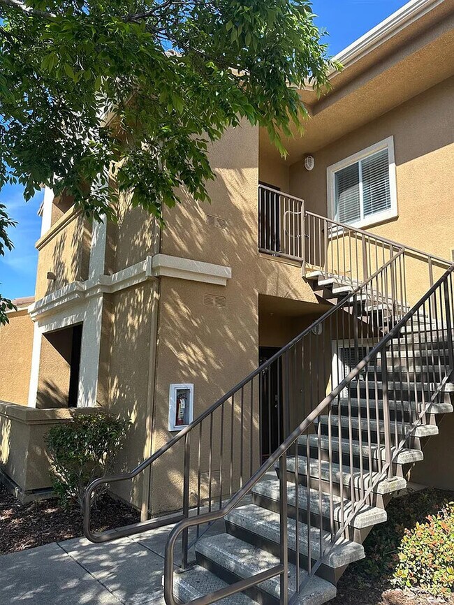Foto del edificio - Beautiful 2 Bedroom 2 Bathroom in Roseville!