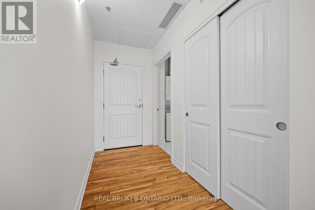 Building Photo - 150 Mill St