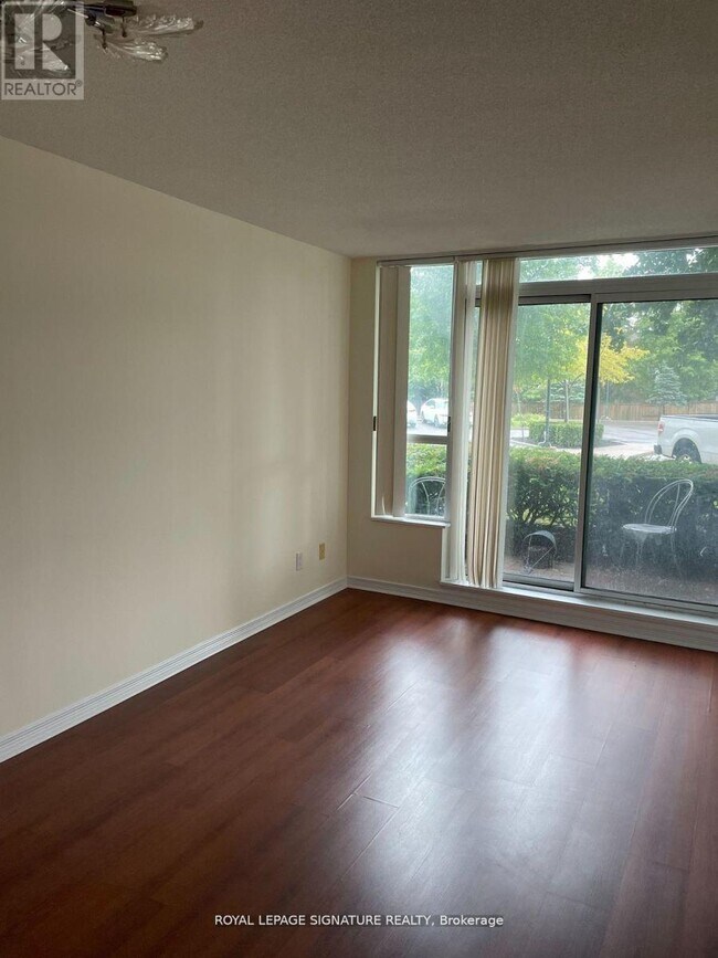 Photo du bâtiment - 4889 Kimbermount Ave