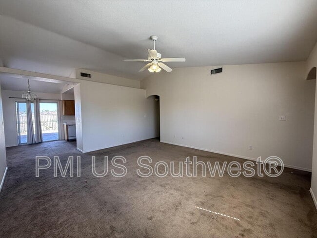 Building Photo - 1605 E Rinaldi Way