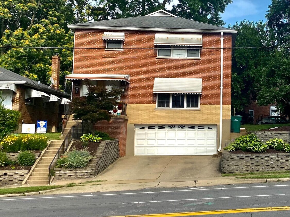 524 N Laclede Station Rd Unit 1F, ster Groves, MO 63119 Apartments