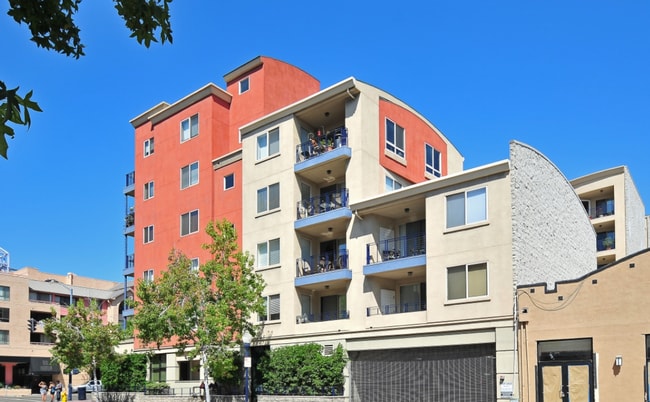 Foto del edificio - ***OPEN HOUSE  05/27/26 @ 2 PM*** MARINA DISTRICT HIDDEN GEM!!! STEPS FROM GASLAMP QUARTER, 2 /2,...