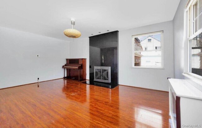 Foto del edificio - 220 N Corona Ave