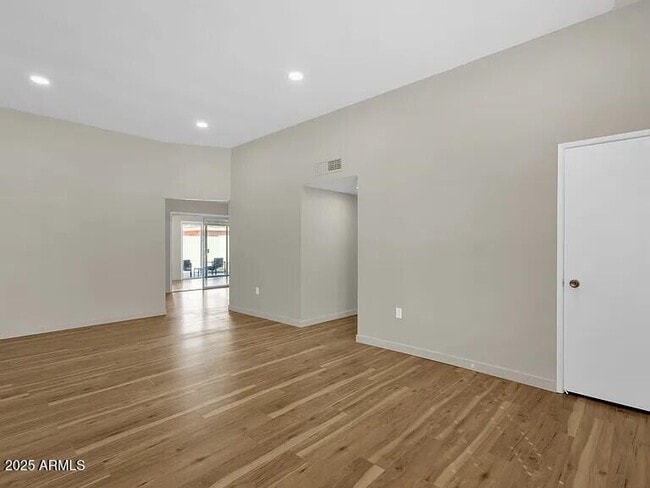 Building Photo - 13092 N 99th Dr