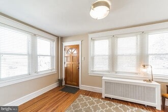 Building Photo - 207 W 11th Ave