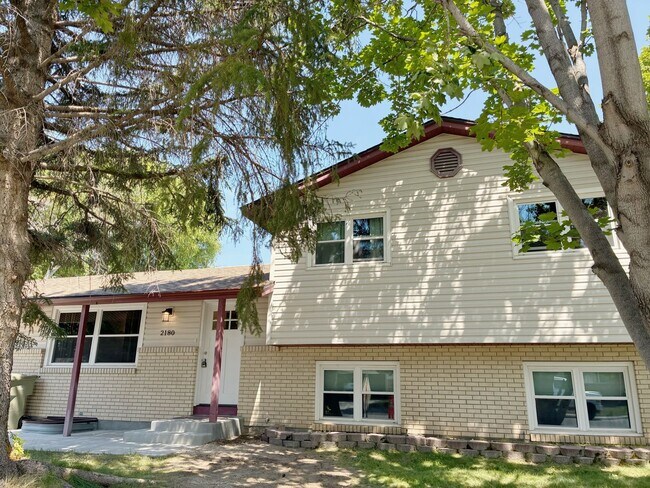 Foto del edificio - Spacious 5 Bed, 2 Bath Home for Rent in Idaho Falls!