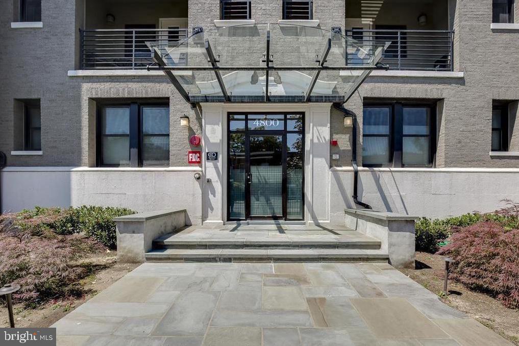Foto principal - 4800 Georgia Ave NW