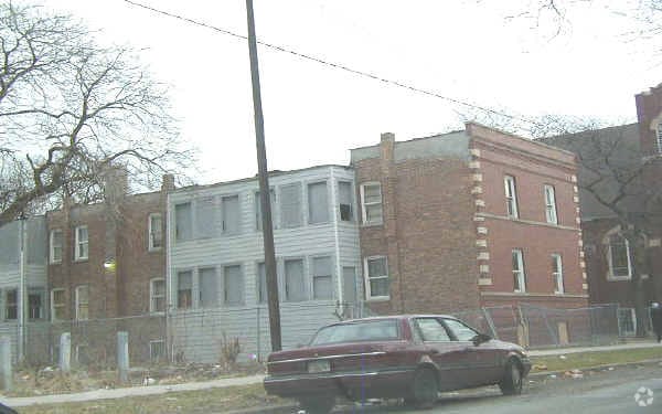 Primary Photo - 6050 S Marshfield Ave