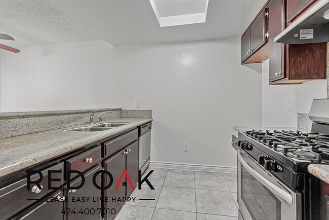 Foto del edificio - 18444 Napa St