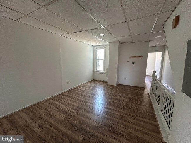 Building Photo - 250 Morris Ave