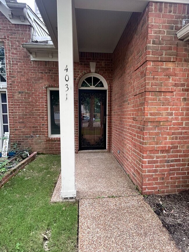 Building Photo - Wyndyke Country Club Subdivision! Newly Re...