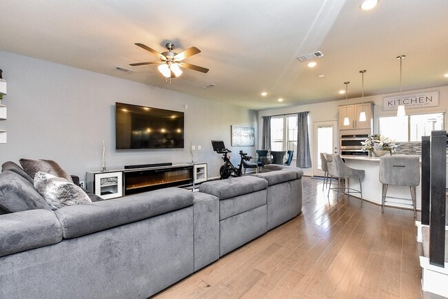 Foto del edificio - 10310 Marston Vineyard Dr