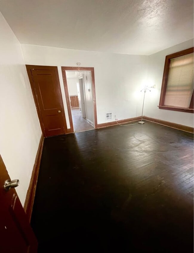 Building Photo - 3719 Winnebago St